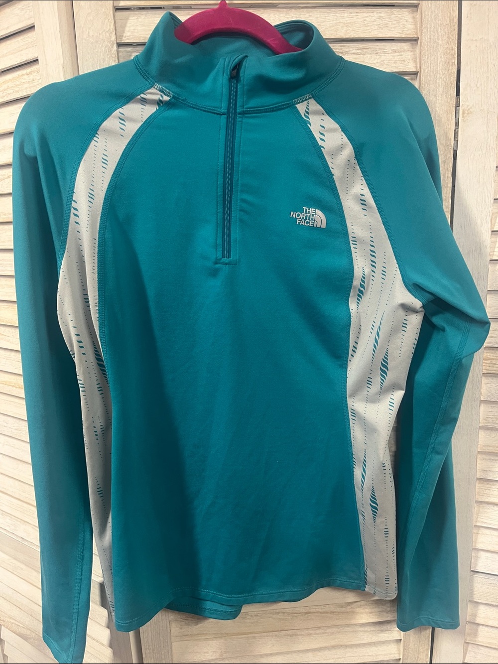 The North Face Women’s Teal Quarter Zip Performance Pullover Long Sleeve Size M